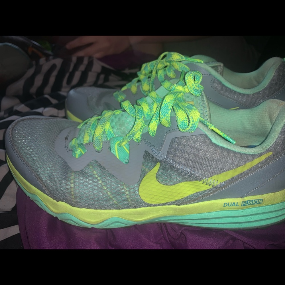 Nike - Picture 4 of 5